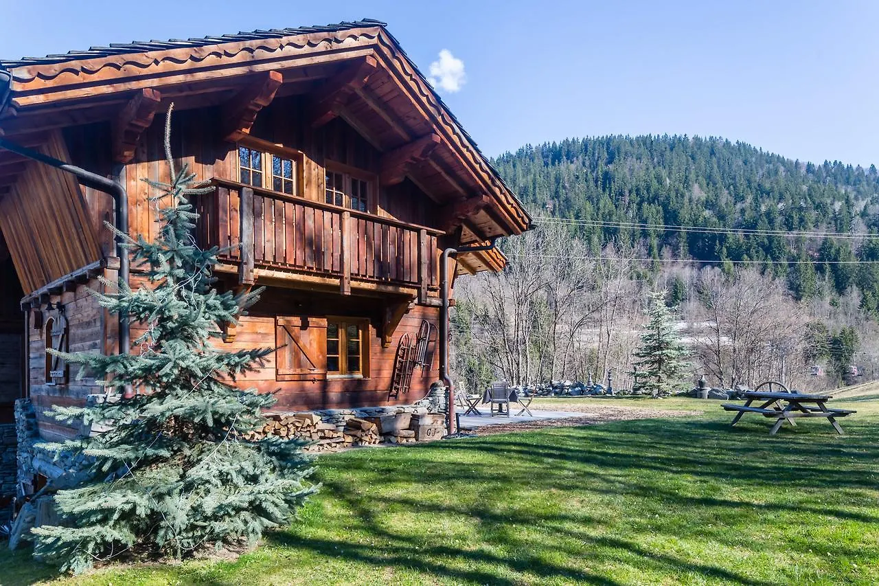 Le Chalezon Hotel Meribel 0*,